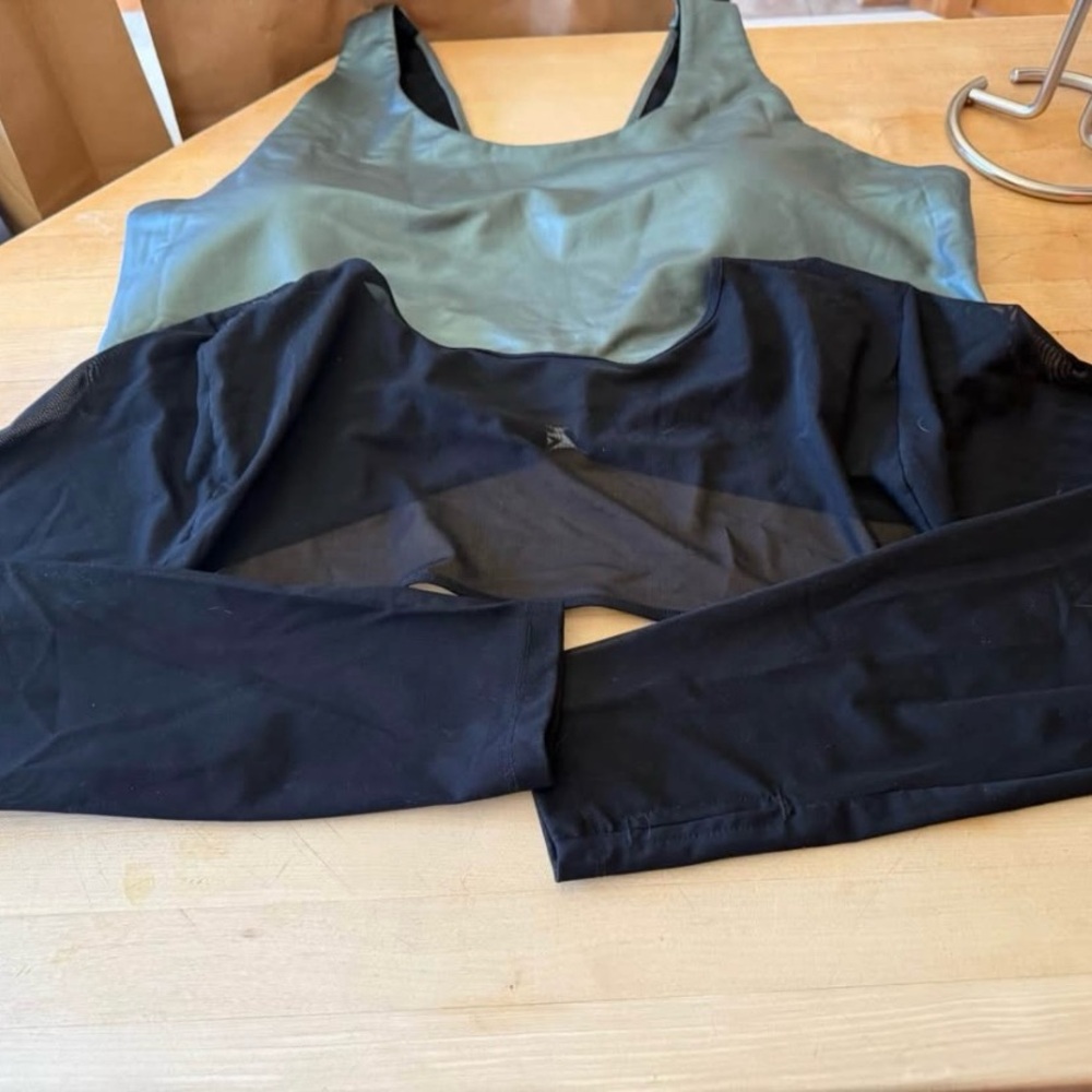 Women's Black and Green Peloton sports bra set